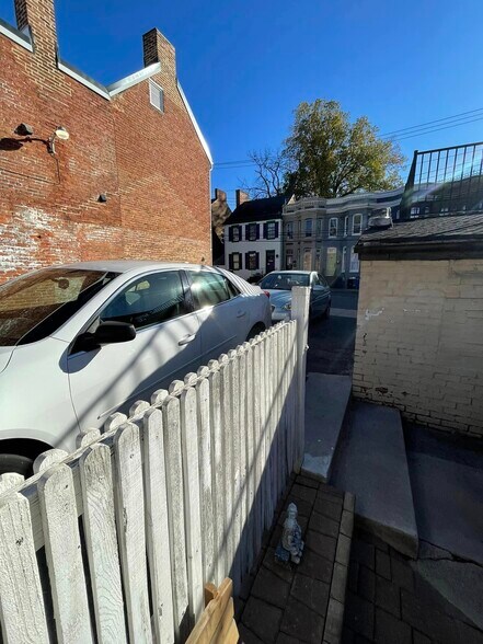 More Photos Of 128 S Market St, Frederick Apartments For Sale