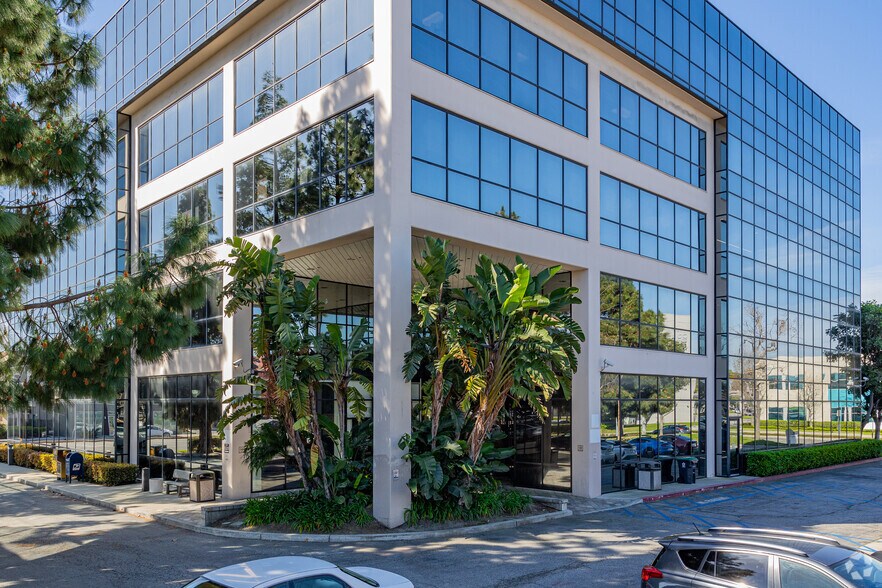 More Photos Of 12966 Euclid St, Garden Grove Office For Lease