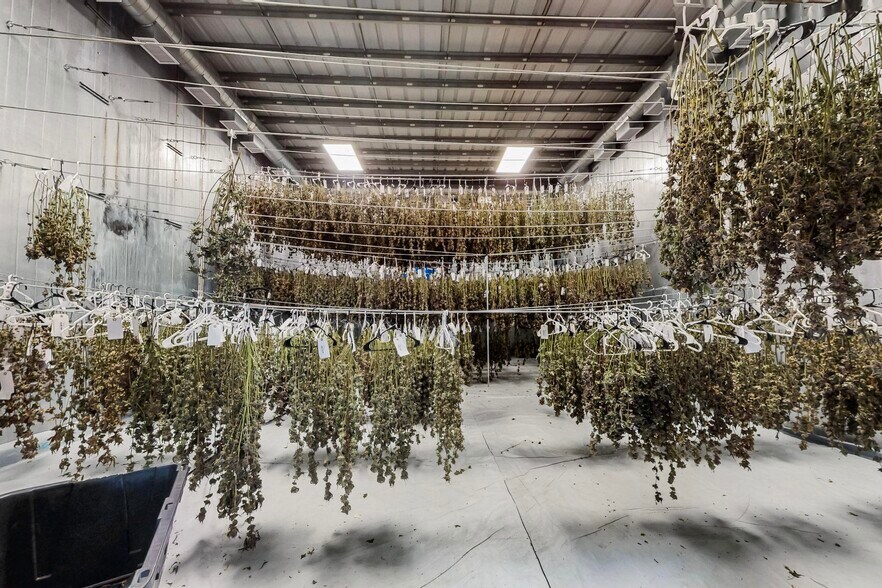 More Photos Of 1510-1512 1st St NW, Albuquerque Industrial For Sale