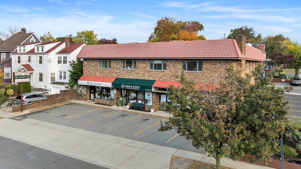 More Photos Of 824 N Broad Ave, Ridgefield General Retail For Sale