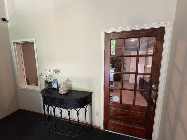 More Photos Of 12-16 Westwoods Dr, Liberty Office For Sale