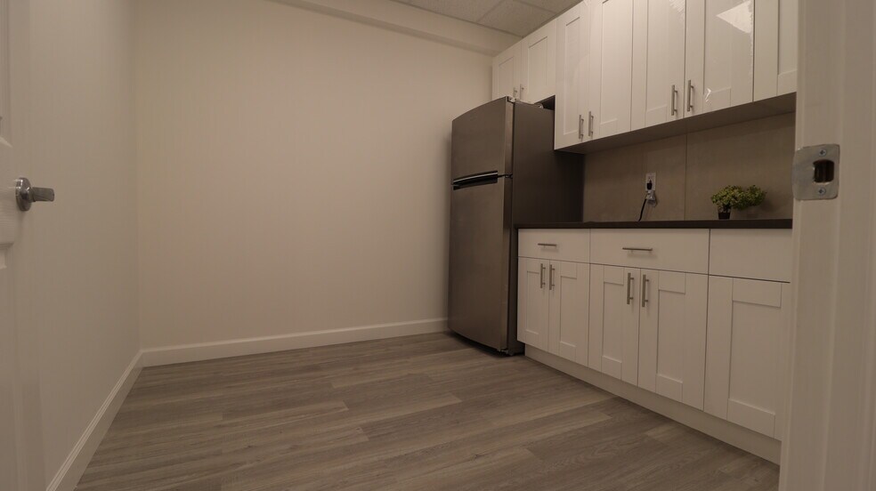 More Photos Of 1010 Edgewater Ave, Ridgefield Medical For Sale