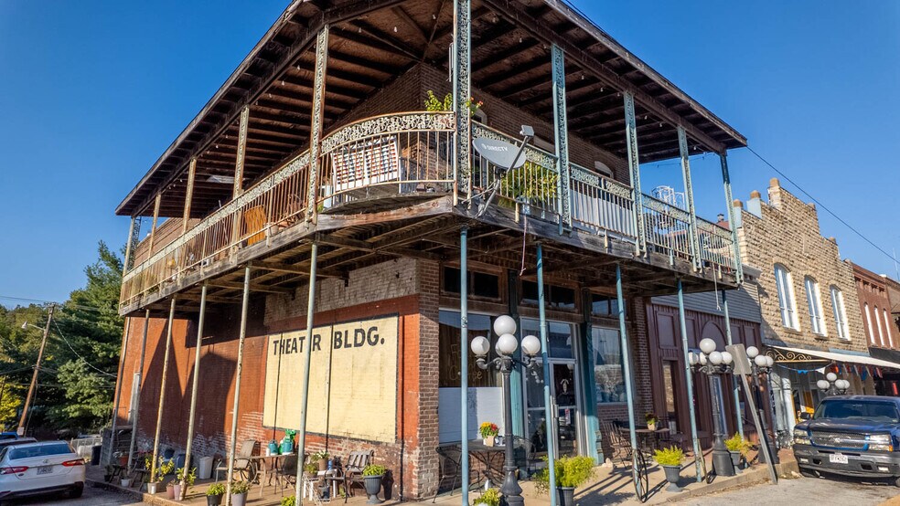 More Photos Of 385 Main St, Mammoth Spring General Retail For Sale
