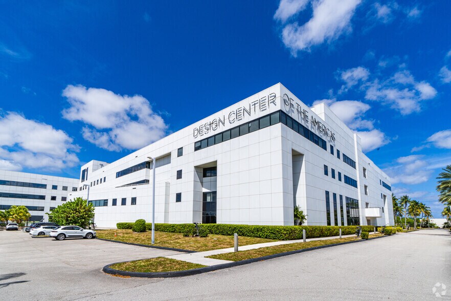 More Photos Of 1855 Griffin Rd, Dania Beach Office Residential For Lease