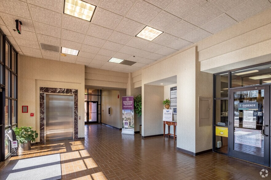 More Photos Of 500 Jesse Jewell Pkwy SE, Gainesville Office For Lease