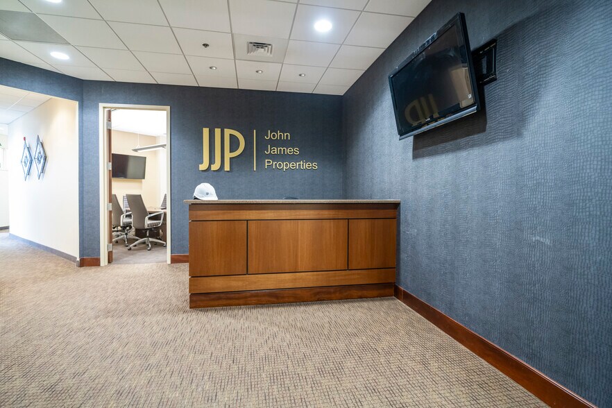 More Photos Of 7230 Lee Deforest Dr, Columbia Office For Lease