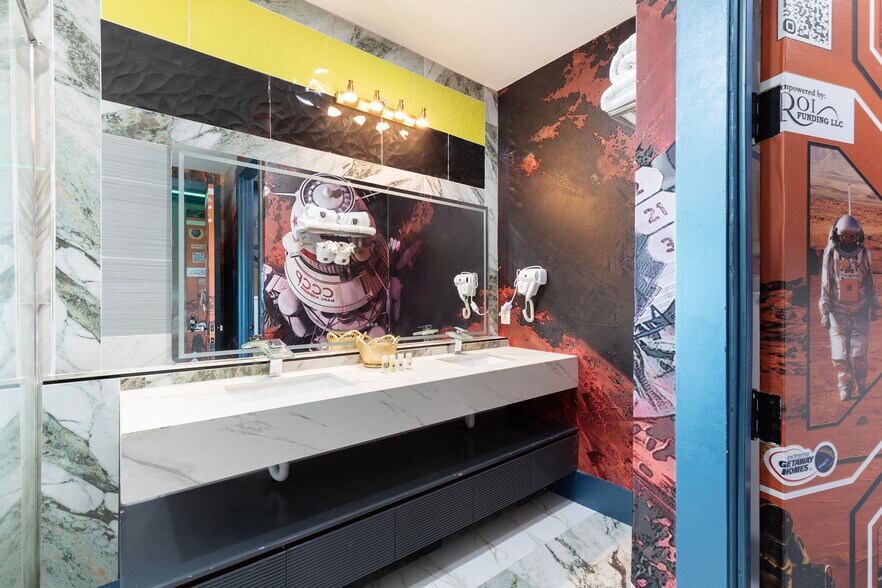 More Photos Of 1015 Fantasy Dr, Davenport Specialty For Sale