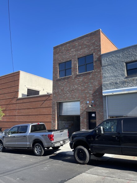 Primary Photo Of 5861 56th St, Maspeth Industrial For Lease