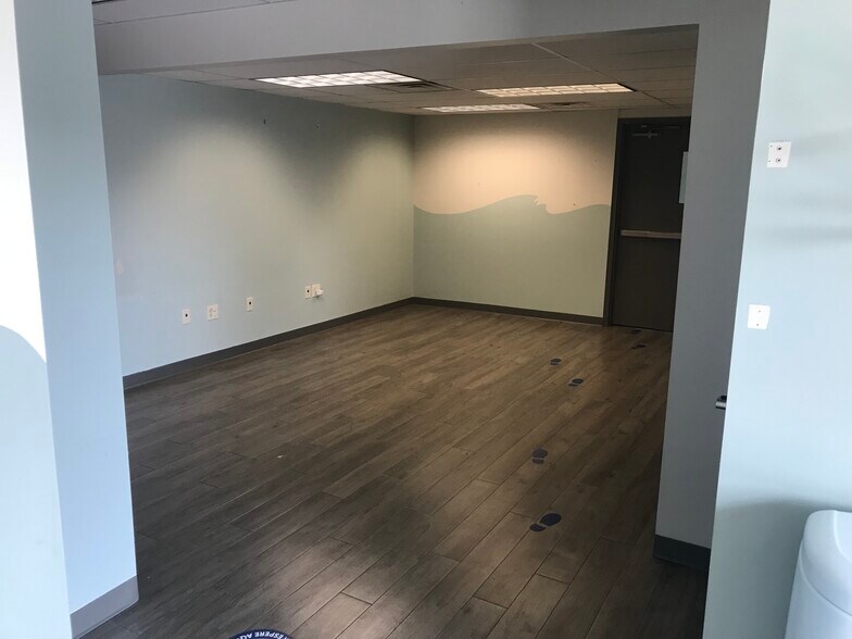 More Photos Of 330 N Reading Rd, Ephrata Unknown For Lease