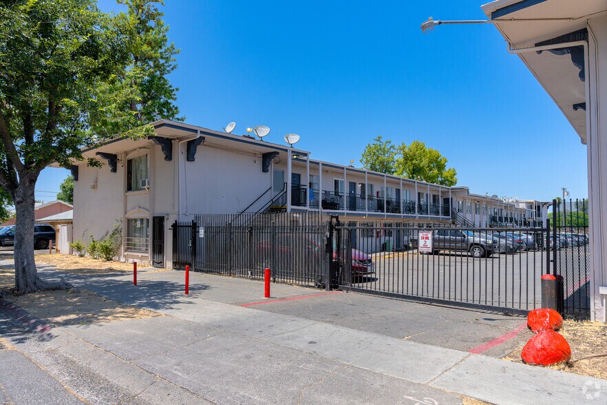 More Photos Of 695 Plaza Ave, Sacramento Apartments For Sale
