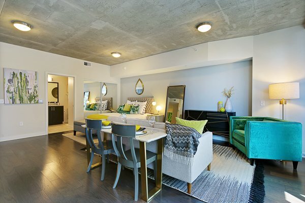 More Photos Of 1701 Payne St, Dallas Apartments For Lease