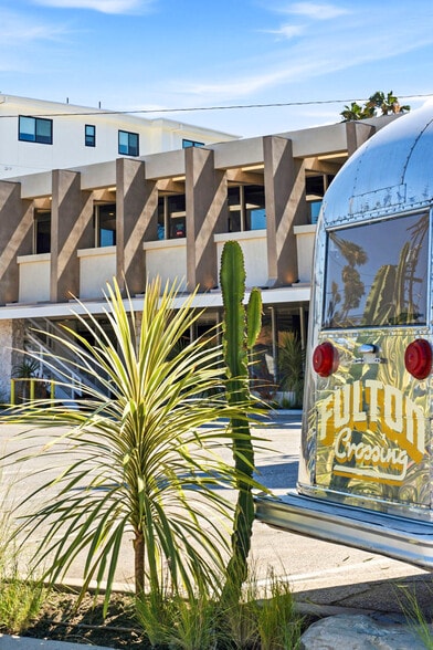 More Photos Of 13273 Ventura Blvd, Studio City Storefront Retail Office For Lease