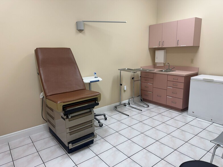 More Photos Of 1100 S Main St, Belle Glade Office Residential For Sale