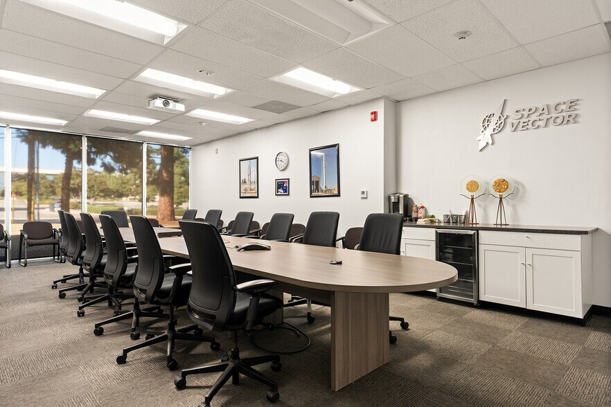 More Photos Of 20520 Nordhoff St, Chatsworth Industrial For Sale