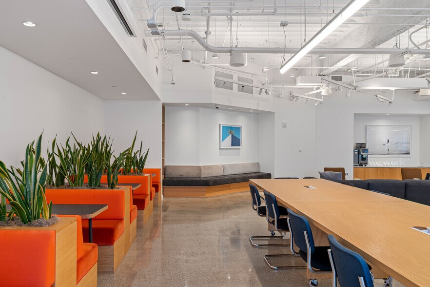 More Photos Of 200 S Biscayne Blvd, Miami Coworking Space