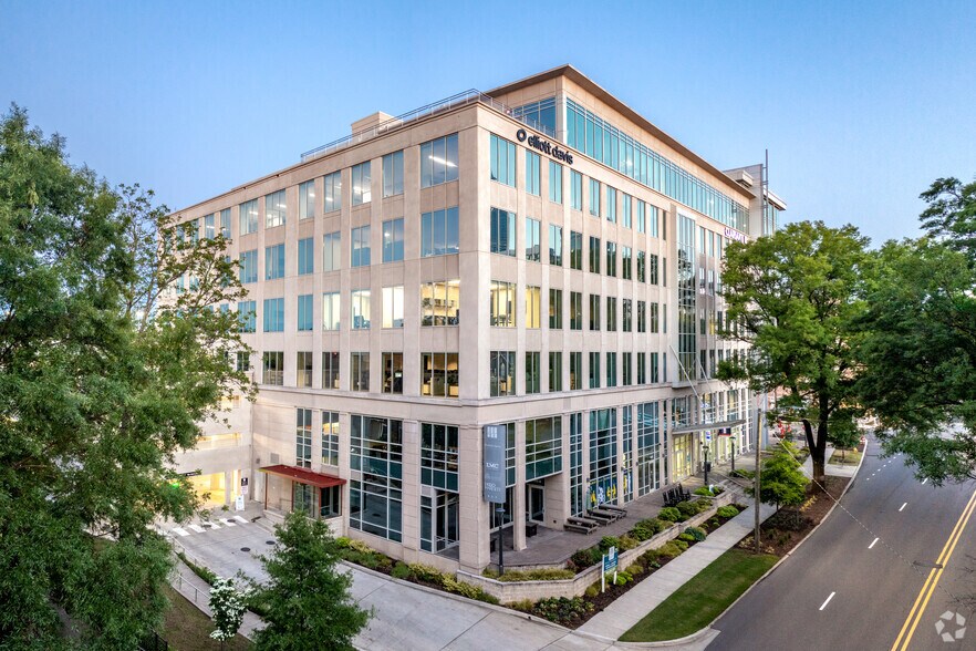 More Photos Of 500 E Morehead St, Charlotte Office For Lease