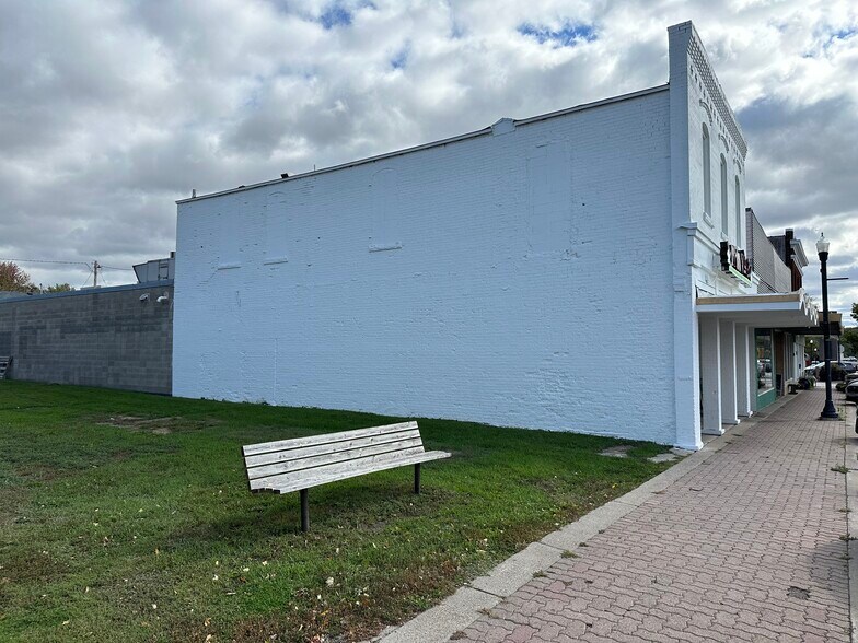 More Photos Of 6 1st Ave NE, Buffalo Storefront Retail Residential For Lease