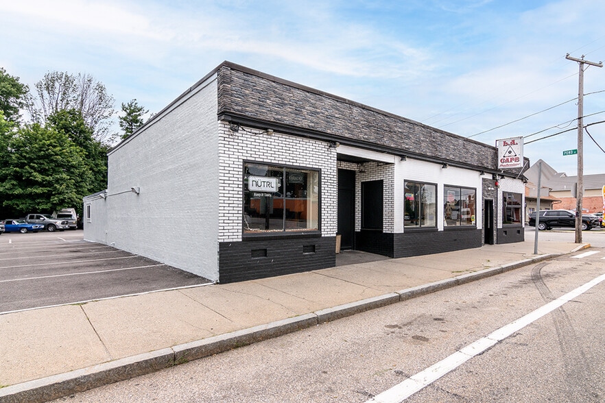 More Photos Of 245 Washington St, West Warwick Bar For Sale