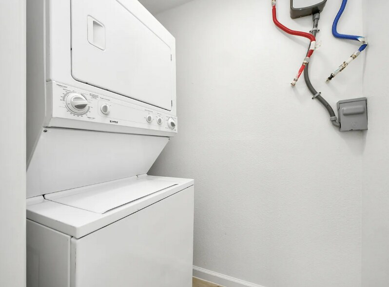 More Photos Of 7301 Sherman St, Houston Apartments For Sale
