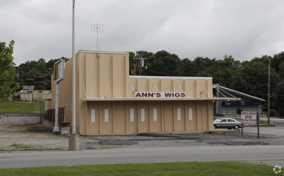 More Photos Of 820 Wo Ezell Blvd, Spartanburg General Retail For Sale