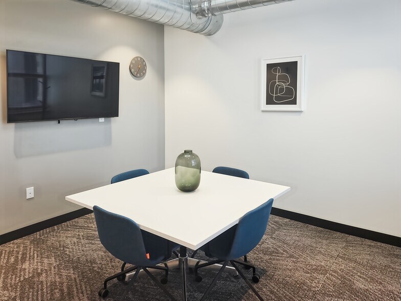 More Photos Of 208 N Laura St, Jacksonville Coworking Space
