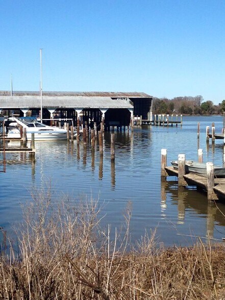 More Photos Of 277 Harbor View Cir, Colonial Beach Marina For Sale