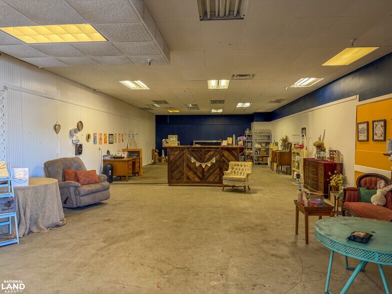 More Photos Of 1243 Washington St, Marion Storefront Retail Office For Sale