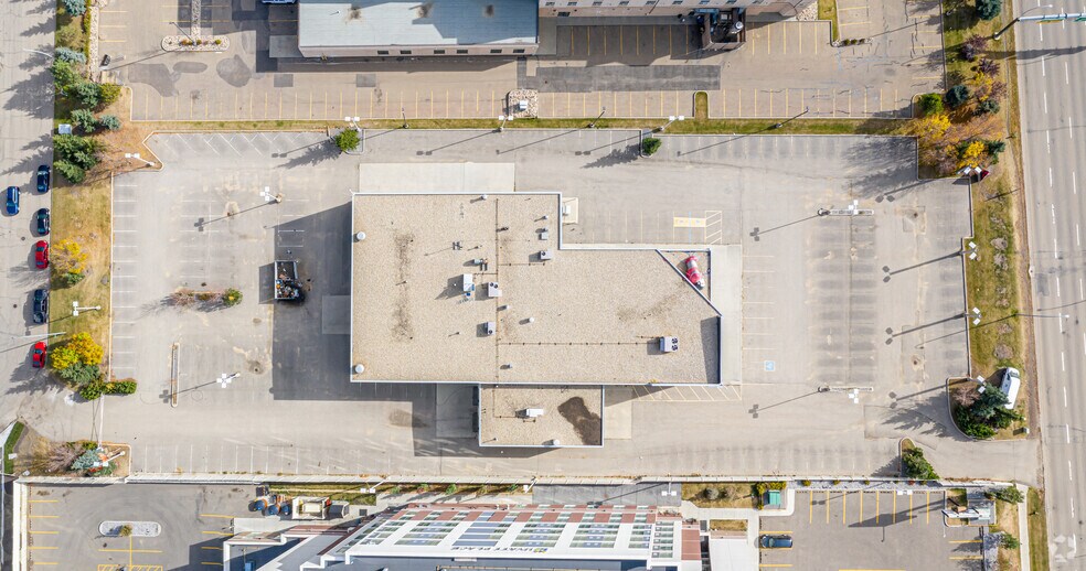 More Photos Of 17920 100 Ave NW, Edmonton Showroom For Lease