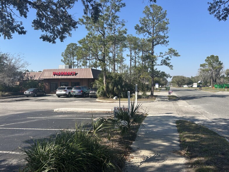 More Photos Of 700 Zeagler Dr, Palatka Medical For Lease