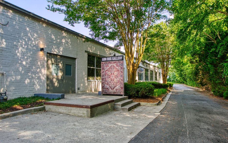 More Photos Of 345 Peachtree Hills Ave NE, Atlanta Research And Development For Lease