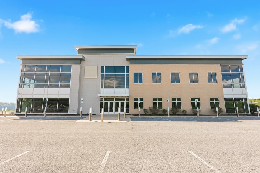More Photos Of 423 Fortress Blvd, Morgantown Office For Sale