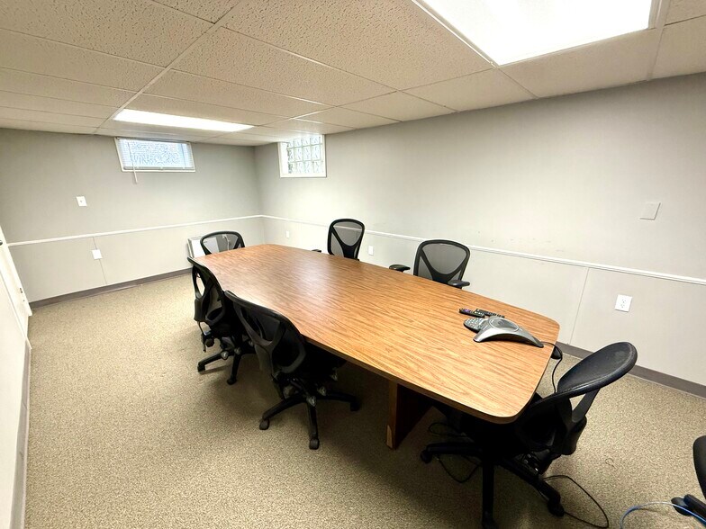 More Photos Of 3810 66th St, Urbandale Office Residential For Sale