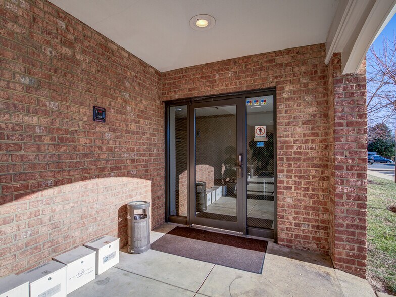 More Photos Of 313 Park Ave, Falls Church Medical For Sale