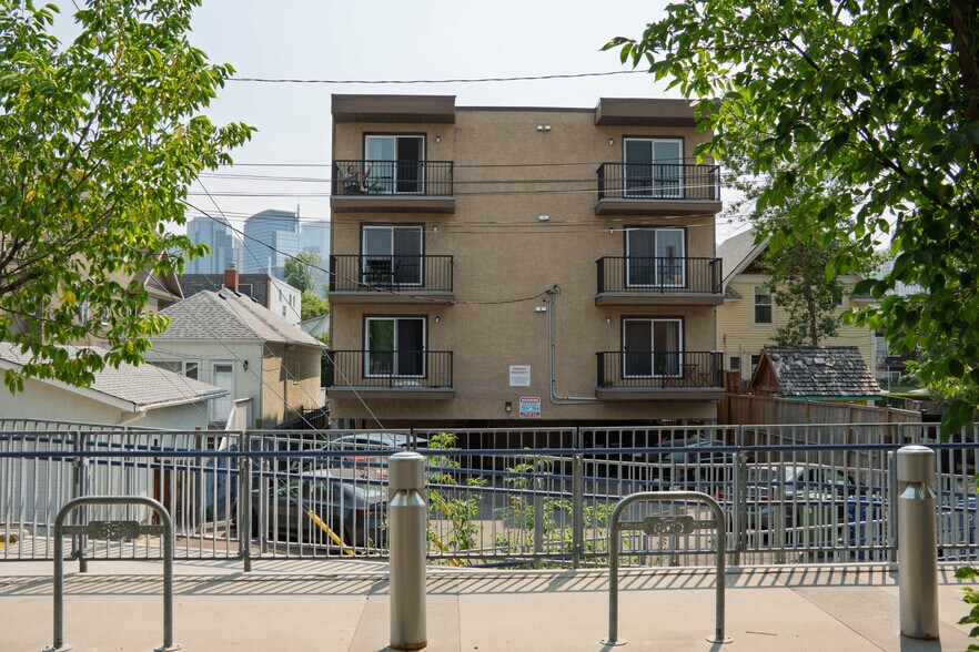 More Photos Of 928 3 Av NW, Calgary Multifamily For Sale