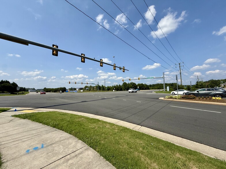 More Photos Of 11657 Lakeridge Pky, Ashland Storefront Retail Office For Lease