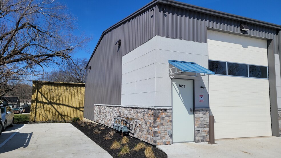 More Photos Of 815 E Park St, Olathe Warehouse For Lease