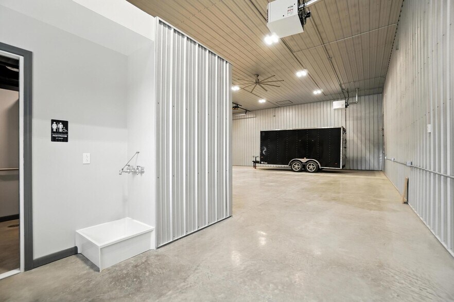 More Photos Of 126 Lotze St, Findlay Flex For Sale