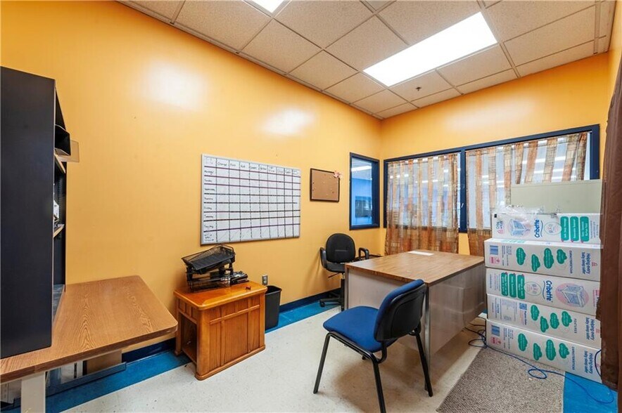 More Photos Of 210 West Ave, Pawtucket Office For Sale