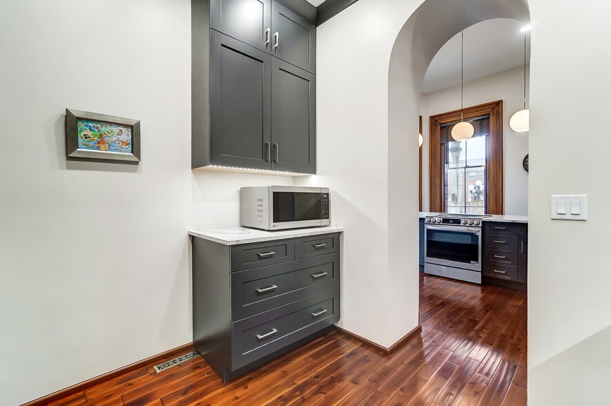 More Photos Of 208 W Monument Ave, Dayton Office Residential For Sale