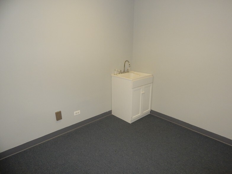 More Photos Of 4260 Westbrook Dr, Aurora Loft Creative Space For Lease