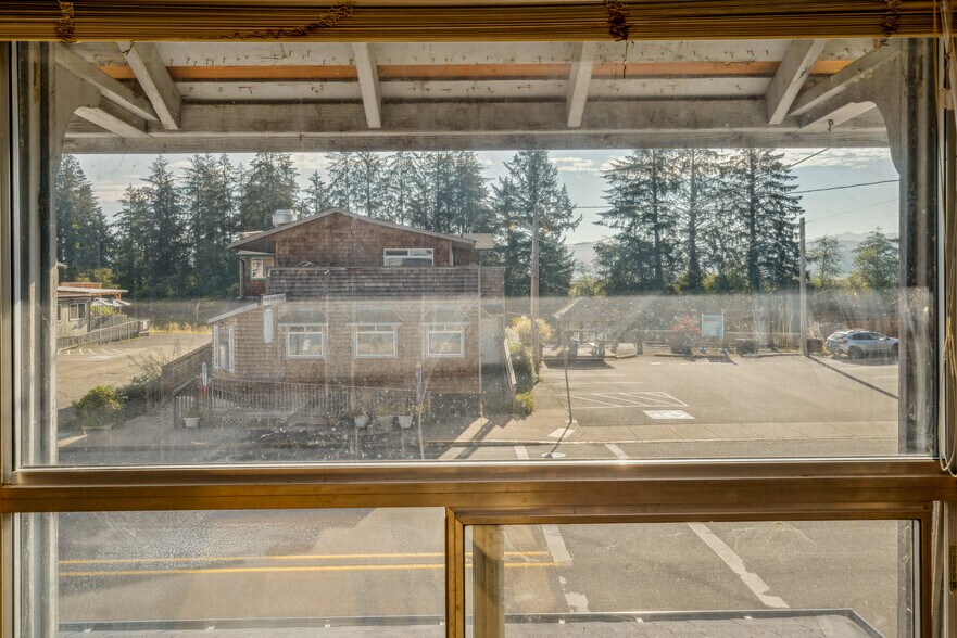 More Photos Of 35800 7th (Hwy101) St, Nehalem Storefront Retail Residential For Sale