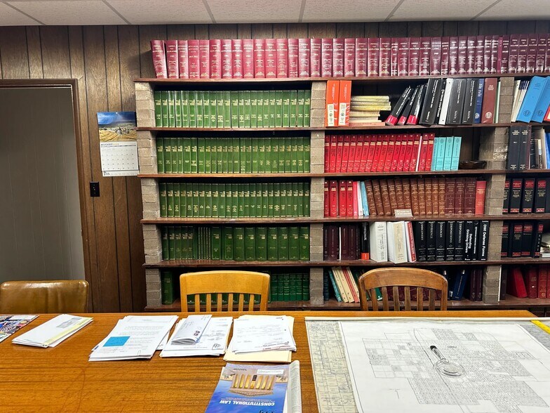 More Photos Of 410 N 1st St, Haskell Office For Sale