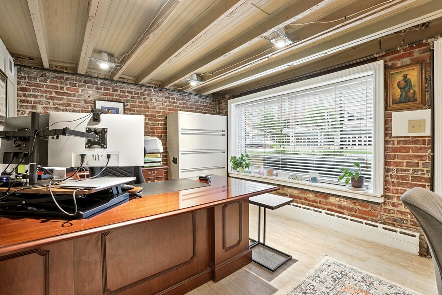 More Photos Of 616 N Washington St, Alexandria Office For Lease