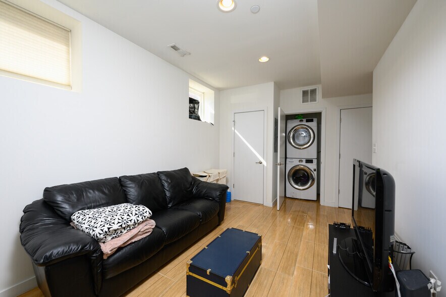 More Photos Of 521 N 34th St, Philadelphia Apartments For Sale