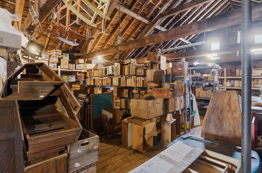 More Photos Of 953 Victory Hwy, Burrillville Bar For Sale