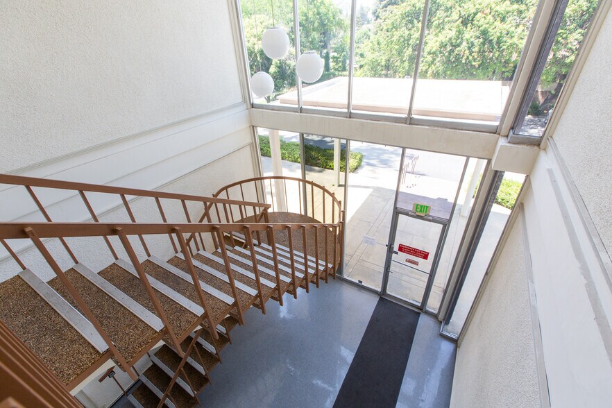 More Photos Of 41 E Live Oak Ave, Arcadia Storefront Retail Office For Sale