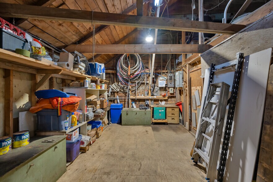 More Photos Of 9505 Gunderson Rd, Delta Industrial For Sale