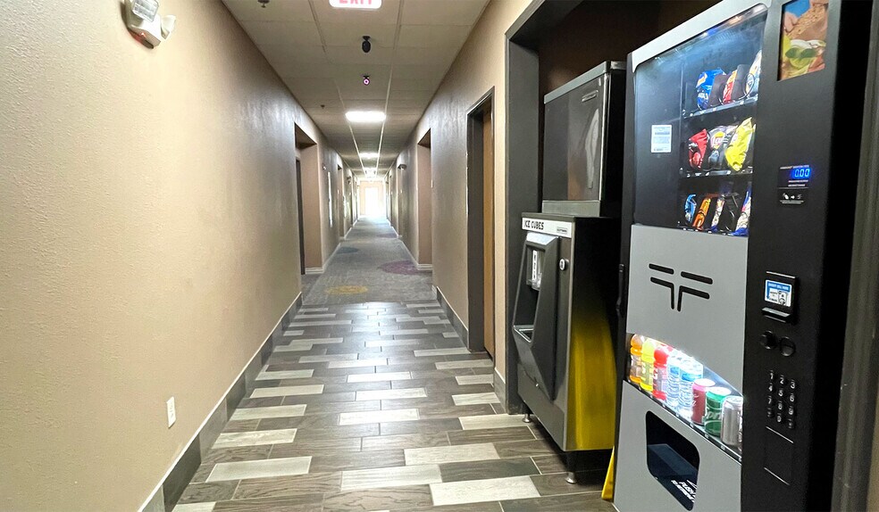 More Photos Of 717 E Bannerman Ave, Redgranite Hotel For Sale