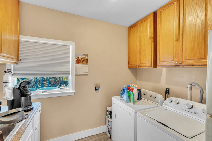 More Photos Of 142 S Livingston Ave, Livingston Unknown For Lease