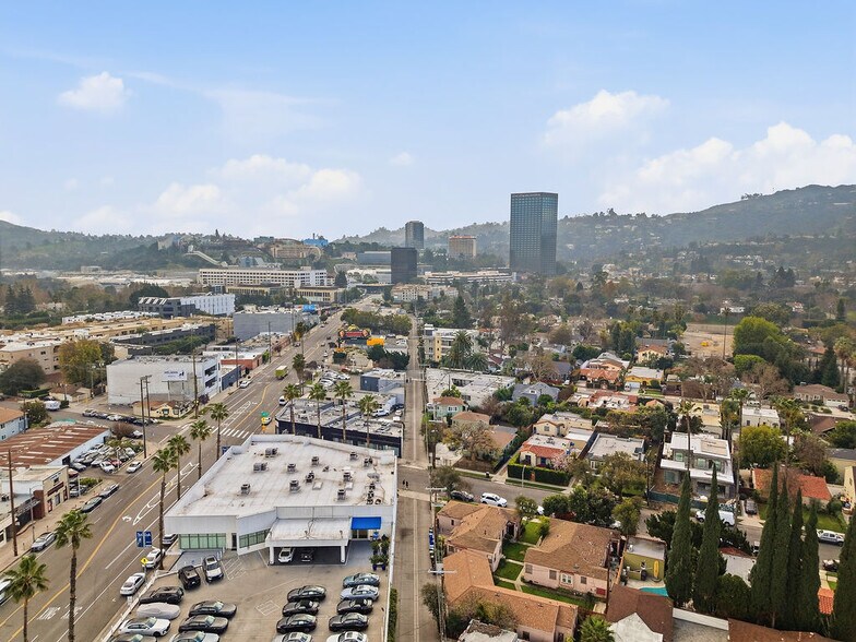 More Photos Of 10714 Valley Spring Ln, North Hollywood Apartments For Sale